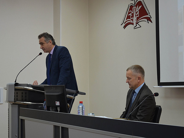 4. �.�. �������� ��������������� ��������� ������� �.�.�������, ��������� �� ����������� ������������ ���� �.�.�������.